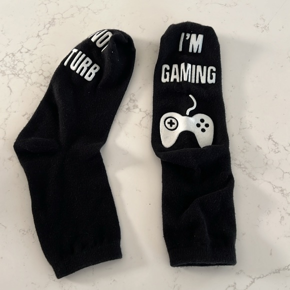Do not disturb I’m gaming socks - Picture 2 of 2